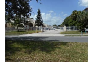 639 Executive Center Drive, West Palm Beach, FL 33401 - MLS#B26029445