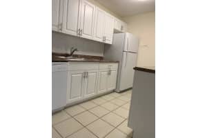 639 Executive Center Drive, West Palm Beach, FL 33401 - MLS#B26029445