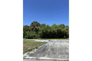 2023 Saint Lucie Boulevard, Fort Pierce, FL 34946 - MLS#B26029559