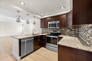28 Wimbledon Lake Drive, Plantation, FL 33324 - MLS#B26029648