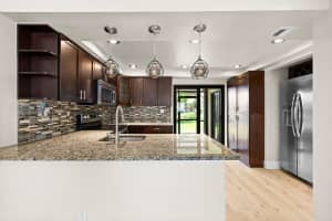 28 Wimbledon Lake Drive, Plantation, FL 33324 - MLS#B26029648