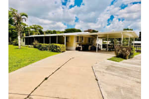 2809 23rd Street, Okeechobee, FL 34974 - MLS#B26029675