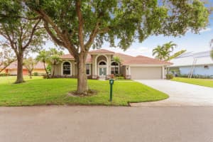 2 Old Fence Road, Palm Beach Gardens, FL 33418 - MLS#B26029706