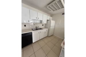 633 Executive Center Drive, West Palm Beach, FL 33401 - MLS#B26029738