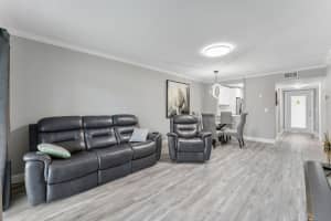118 Lake Constance Drive, West Palm Beach, FL 33411 - MLS#B26029762