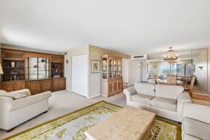 5500 2nd Avenue, Boca Raton, FL 33487 - MLS#B26029862