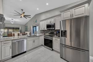 1036 Lakes Drive, Pompano Beach, FL 33064 - MLS#B26029985