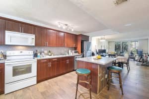 250 Jacaranda Drive, Plantation, FL 33324 - MLS#B26029997