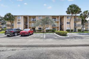 300 Palm Circle, Pembroke Pines, FL 33025 - MLS#B26030057