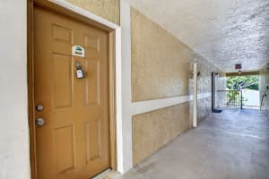 300 Palm Circle, Pembroke Pines, FL 33025 - MLS#B26030057