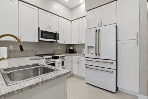 801 Olive Avenue, West Palm Beach, FL 33401 - MLS#B26030236