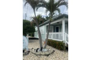 208 Avenue Avenue, Fort Pierce, FL 34950 - MLS#B26030291