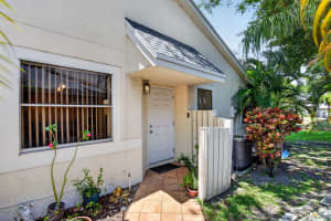 1921 Discovery Circle, Deerfield Beach, FL 33442 - MLS#B26030464