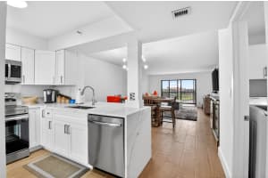 6866 Huntington Lane, Delray Beach, FL 33446 - MLS#B26030656