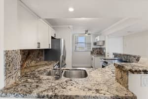 115 Lake Emerald 304, Oakland Park, FL 33309, Oakland Park, FL 33309 - MLS#B26030837