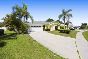105 Monterey Way, Royal Palm Beach, FL 33411 - MLS#B26030945