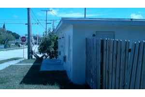 900 9th Street, Riviera Beach, FL 33404 - MLS#B26031082