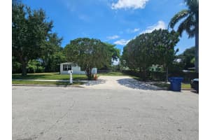 1605 W 10th, Riviera Beach, FL 33404, Riviera Beach, FL 33404 - MLS#B26031127