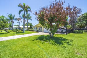 475 19th Place, Vero Beach, FL 32960 - MLS#B26031157