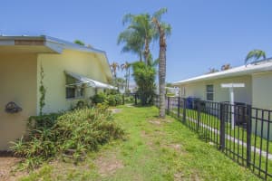 475 19th Place, Vero Beach, FL 32960 - MLS#B26031157