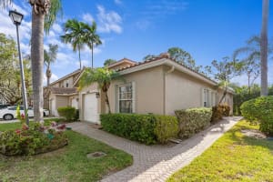 6402 Park Lake Circle, Boynton Beach, FL 33437 - MLS#B26031183