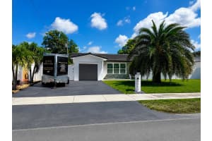 6861 Park Street, Hollywood, FL 33024 - MLS#B26031495