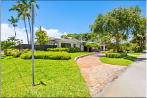 2811 53rd Court, Lighthouse Point, FL 33064 - MLS#B26031519