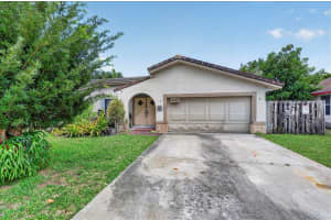 4240 74th Avenue, Lauderhill, FL 33319 - MLS#B26031530