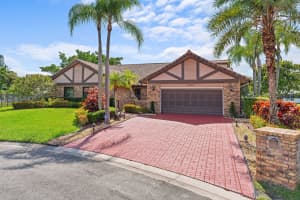 11220 2nd Manor, Coral Springs, FL 33071 - MLS#B26031538