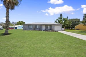 651 Old Briar Avenue, Port Saint Lucie, FL 34953 - MLS#B26031556