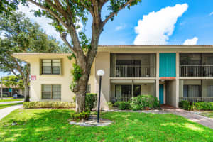 9810 Pineapple Tree Drive, Boynton Beach, FL 33436 - MLS#B26031618
