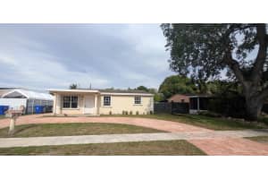 541 68th Way, Hollywood, FL 33024 - MLS#B26031695