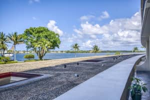 136 Lakeshore Drive, North Palm Beach, FL 33408 - MLS#B26031845
