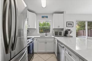 10870 12th Drive, Plantation, FL 33322 - MLS#B26031873