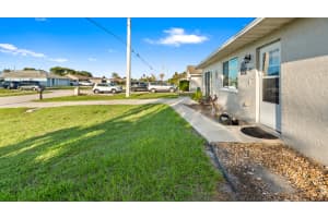 386 Oakridge Drive, Port Saint Lucie, FL 34984 - MLS#B26032018