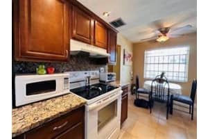 3099 NW 48th Ave #253, Lauderdale Lakes, FL 33313, - MLS#B26032082
