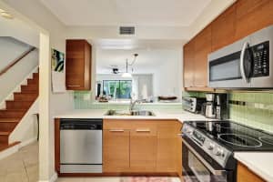 3028 Oakland Forest Drive, Oakland Park, FL 33309 - MLS#B26032104