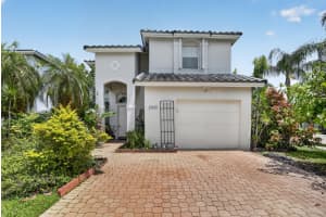 10690 Nw 2nd Circle, Pembroke Pines, Fl 33026, Pembroke Pines