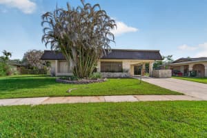 214 Camelot Drive, Port Saint Lucie, FL 34983 - MLS#B26032202
