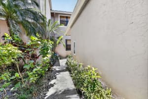 9883 1st Court, Plantation, FL 33324 - MLS#B26032221