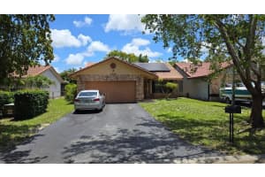2499 92nd Avenue, Coral Springs, FL 33065 - MLS#B26032289