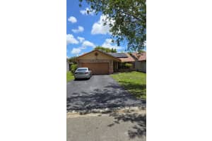 2499 92nd Avenue, Coral Springs, FL 33065 - MLS#B26032289