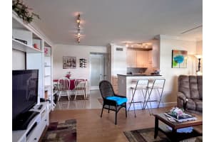 638 Snug Harbor Drive, Boynton Beach, FL 33435 - MLS#B26032319