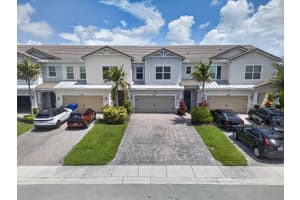 4715 Eucalyptus Drive, Hollywood, FL 33021 - MLS#B26032330