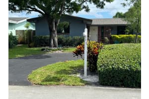 8780 11th Street, Pembroke Pines, FL 33024 - MLS#B26032432