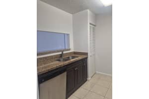 1739 Village Boulevard, West Palm Beach, FL 33409 - MLS#B26032469