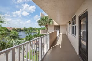 250 Jacaranda Drive, Plantation, FL 33324 - MLS#B26032527