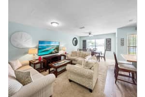 2749 Club Cortile Circle, Kissimmee, FL 34746 - MLS#B26032528