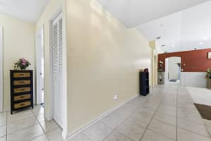 5317 Oakmont Village Circle, Lake Worth, FL 33463 - MLS#B26032562
