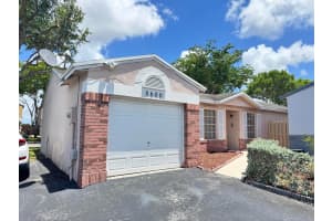 8600 193rd Terrace, Hialeah, FL 33015 - MLS#B26032570